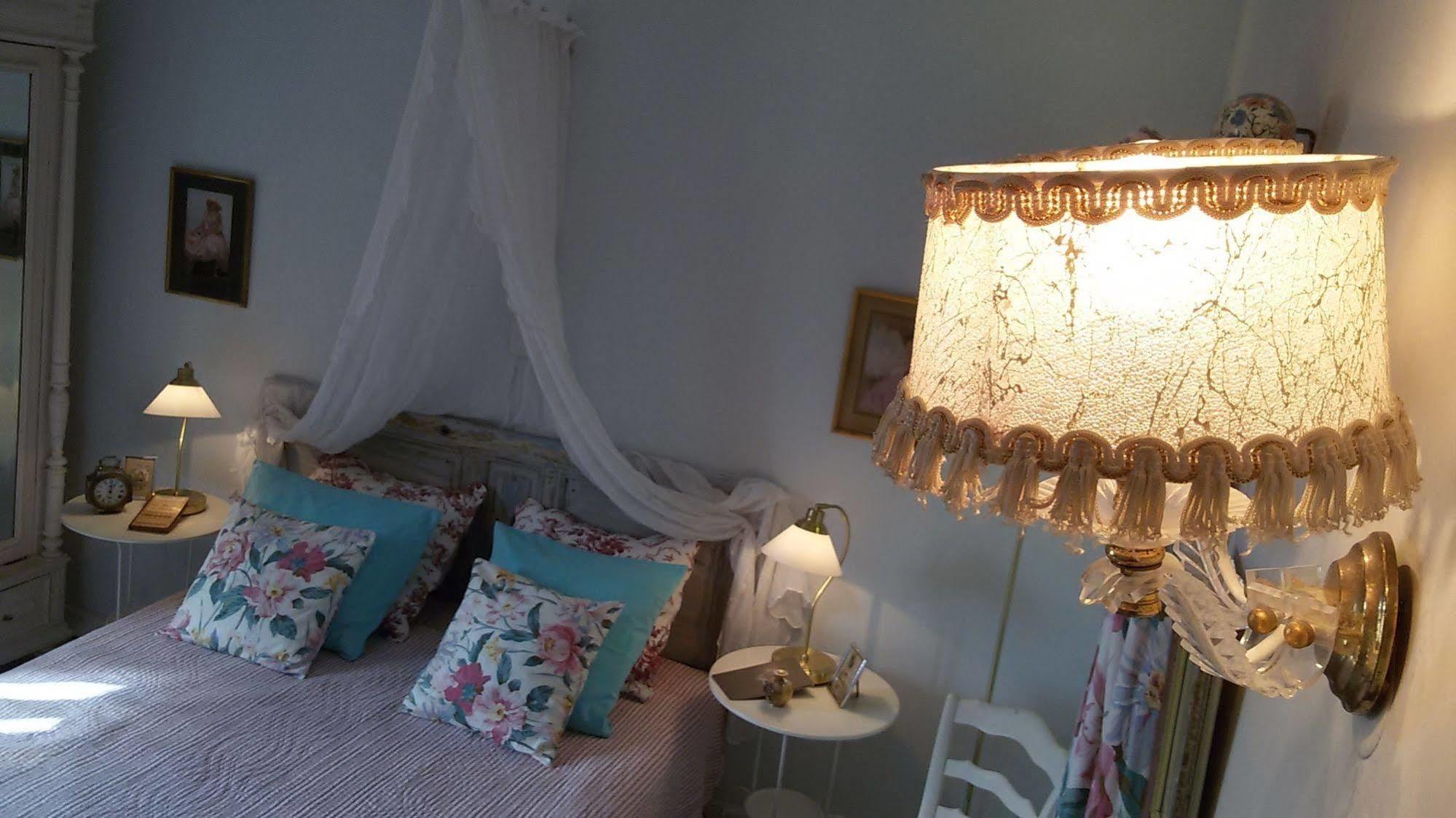 L'Ile Aux Mimosas Bed & Breakfast Tautavel Екстериор снимка
