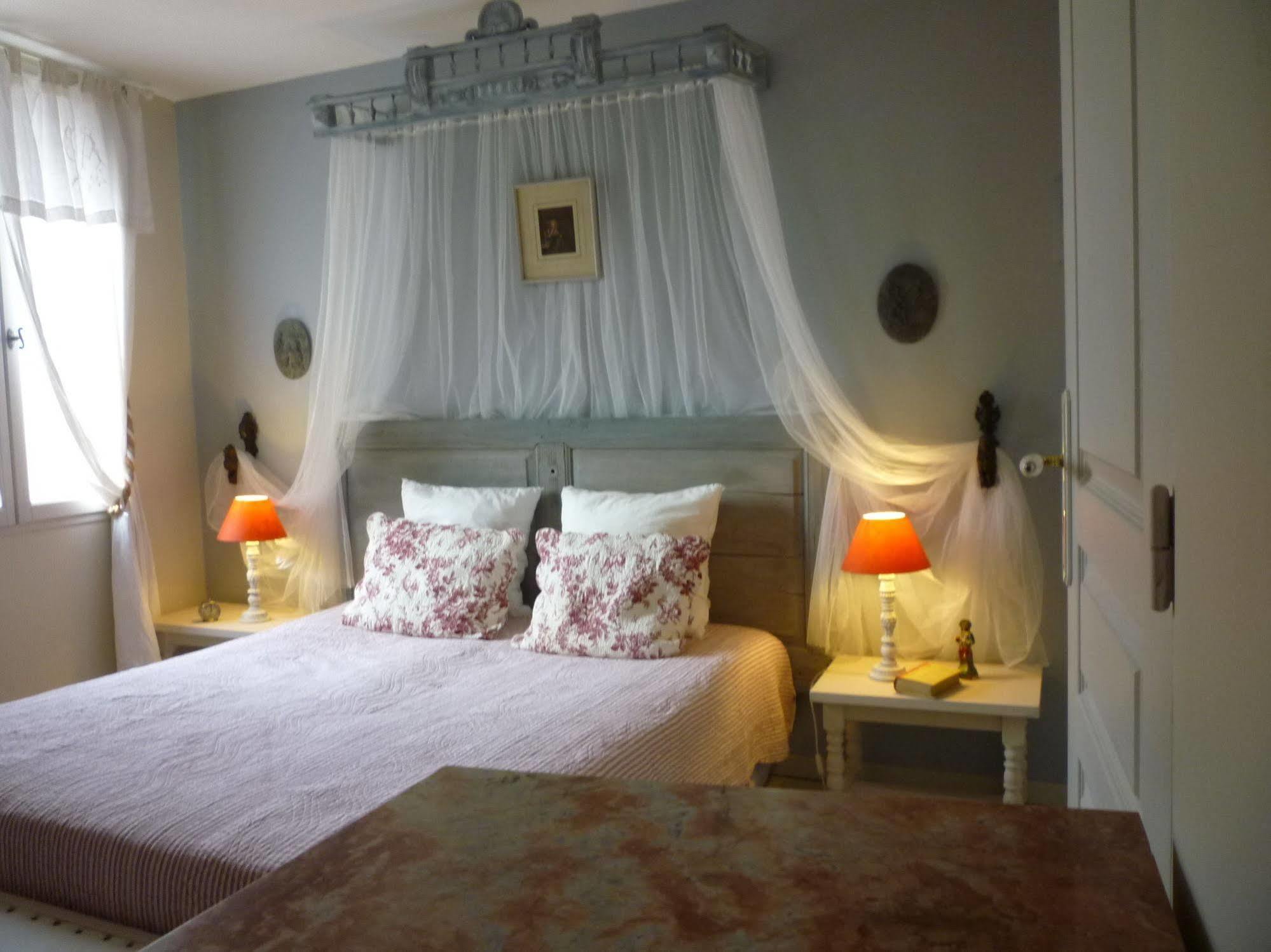 L'Ile Aux Mimosas Bed & Breakfast Tautavel Екстериор снимка