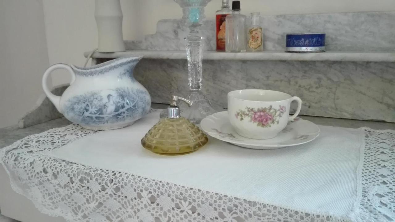 L'Ile Aux Mimosas Bed & Breakfast Tautavel Стая снимка